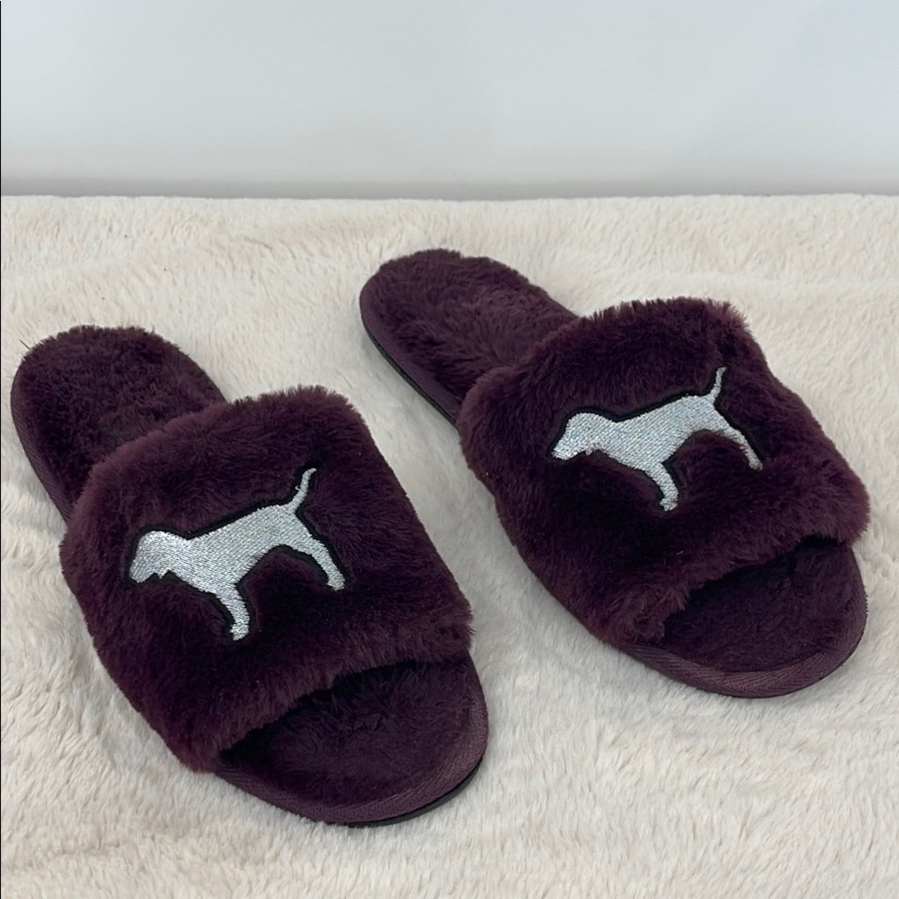 Victorias Secret, PINK, Cozy Slippers in dark purple Size 8